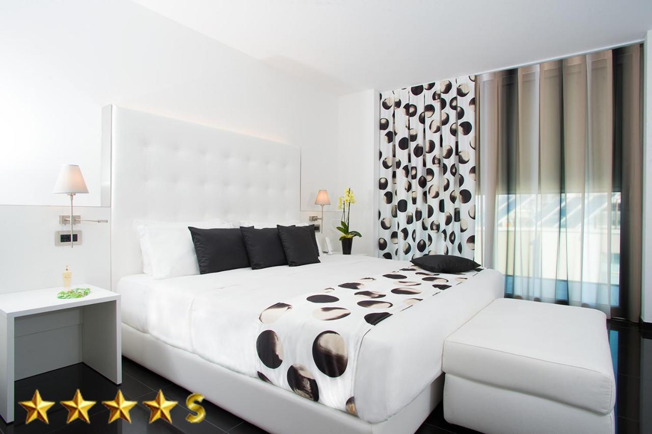 Luxury Suite,723874303:JPEG